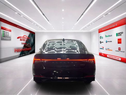 Used 2023 Hyundai Elantra Limited image 7