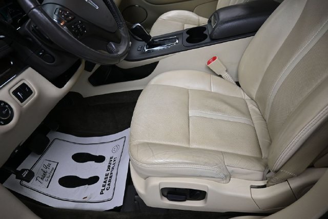 Used 2019 Lincoln MKT AWD image 15