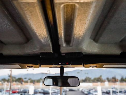 Used 2023 Jeep Gladiator Sport image 17