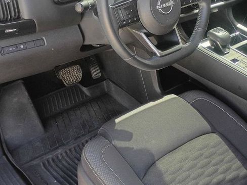 Used 2022 Nissan Pathfinder SV w/ SV Black Package FWD image 11