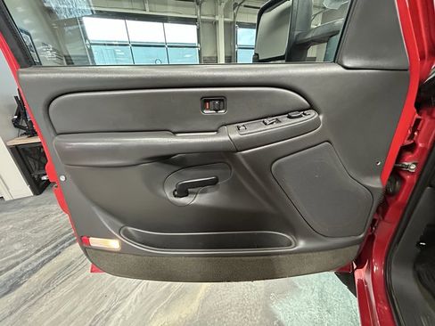 Used 2005 Chevrolet Silverado 2500 LS image 48