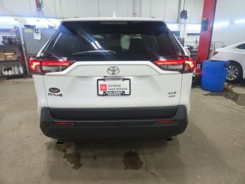 Used 2025 Toyota RAV4 XLE w/ Convenience Package image 5