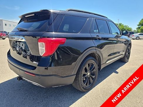 Used 2020 Ford Explorer XLT w/ Equipment Group 202A AWD/4WD image 3