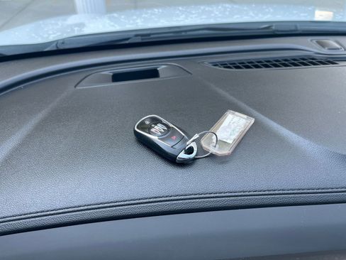 Used 2024 Buick Encore GX Sport Touring image 21