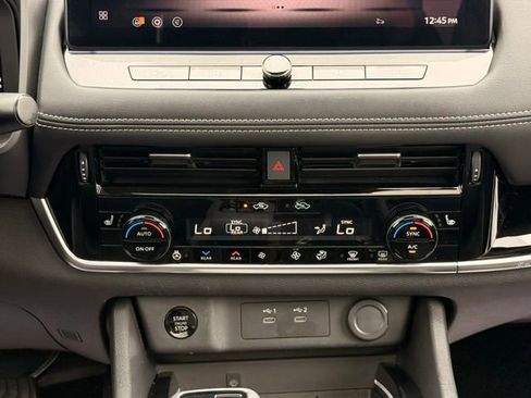 Certified 2025 Nissan Rogue SL w/ Tech Package AWD/4WD image 30