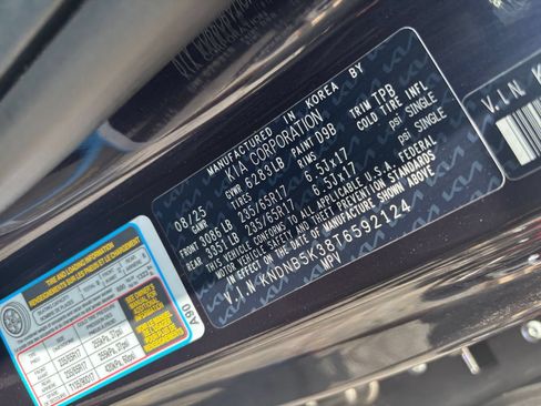 Used 2026 Kia Carnival FWD image 27