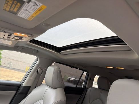 Certified 2022 Toyota Highlander XLE image 18