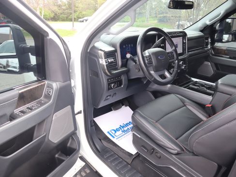 Used 2024 Ford F350 Lariat w/ Lariat Ultimate Package image 3