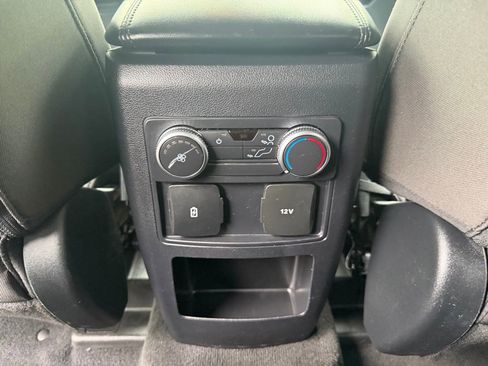 Used 2021 Ford Explorer XLT image 13