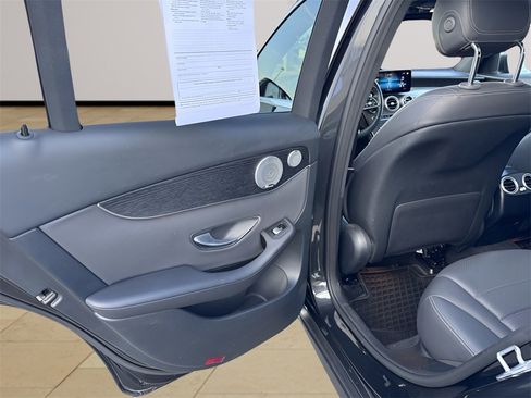 Used 2021 Mercedes-Benz GLC 300 GLC 300 image 33