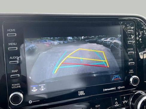 Used 2020 Toyota Highlander Limited FWD image 26