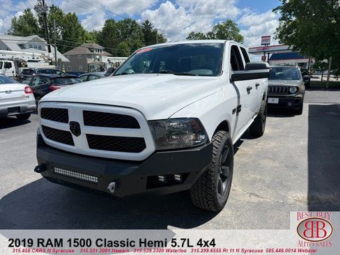 Used 2019 RAM 1500 Express w/ Express Value Package AWD/4WD image 3