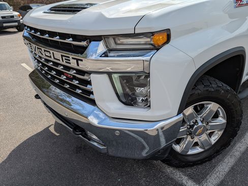 Used 2021 Chevrolet Silverado 2500 LTZ w/ LTZ Premium Package image 13