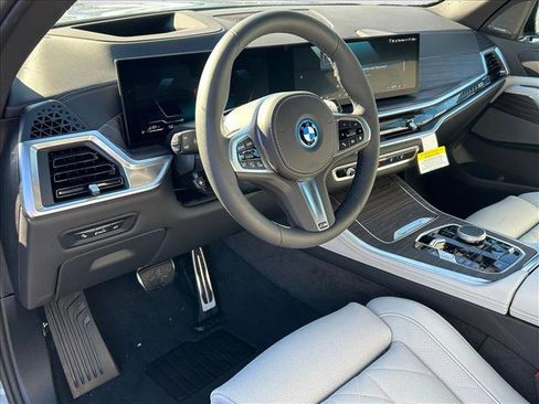 Used 2026 BMW X5 xDrive50e w/ M Sport Package AWD/4WD image 3