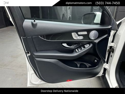 Used 2017 Mercedes-Benz GLC 300 4MATIC image 20