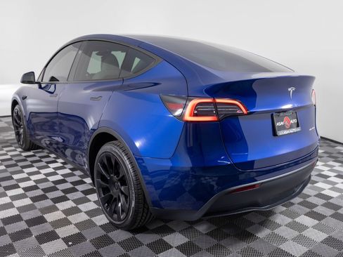 Used 2024 Tesla Model Y Long Range AWD/4WD image 4