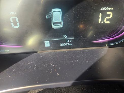 Used 2025 Kia Soul LX w/ LX Technology Package FWD image 3
