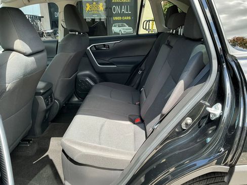 Used 2023 Toyota RAV4 LE AWD/4WD image 11
