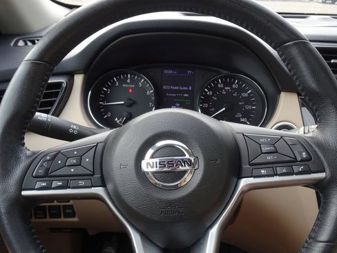Used 2018 Nissan Rogue SV w/ Sun & Sound Touring Package AWD/4WD image 20