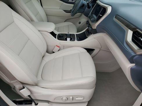 Used 2023 GMC Acadia Denali w/ Denali Technology Package image 17