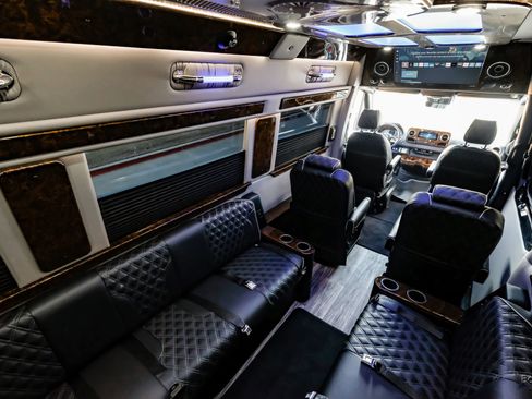 Used 2023 Mercedes-Benz Sprinter 3500 image 82