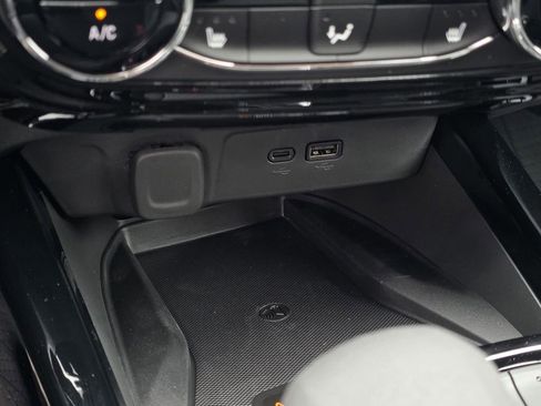 New 2026 Chevrolet Trax RS w/ Sunroof Package FWD image 17