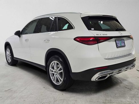 Used 2024 Mercedes-Benz GLC 300 4MATIC image 5