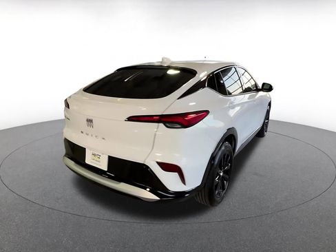 Used 2025 Buick Envista Sport Touring image 17