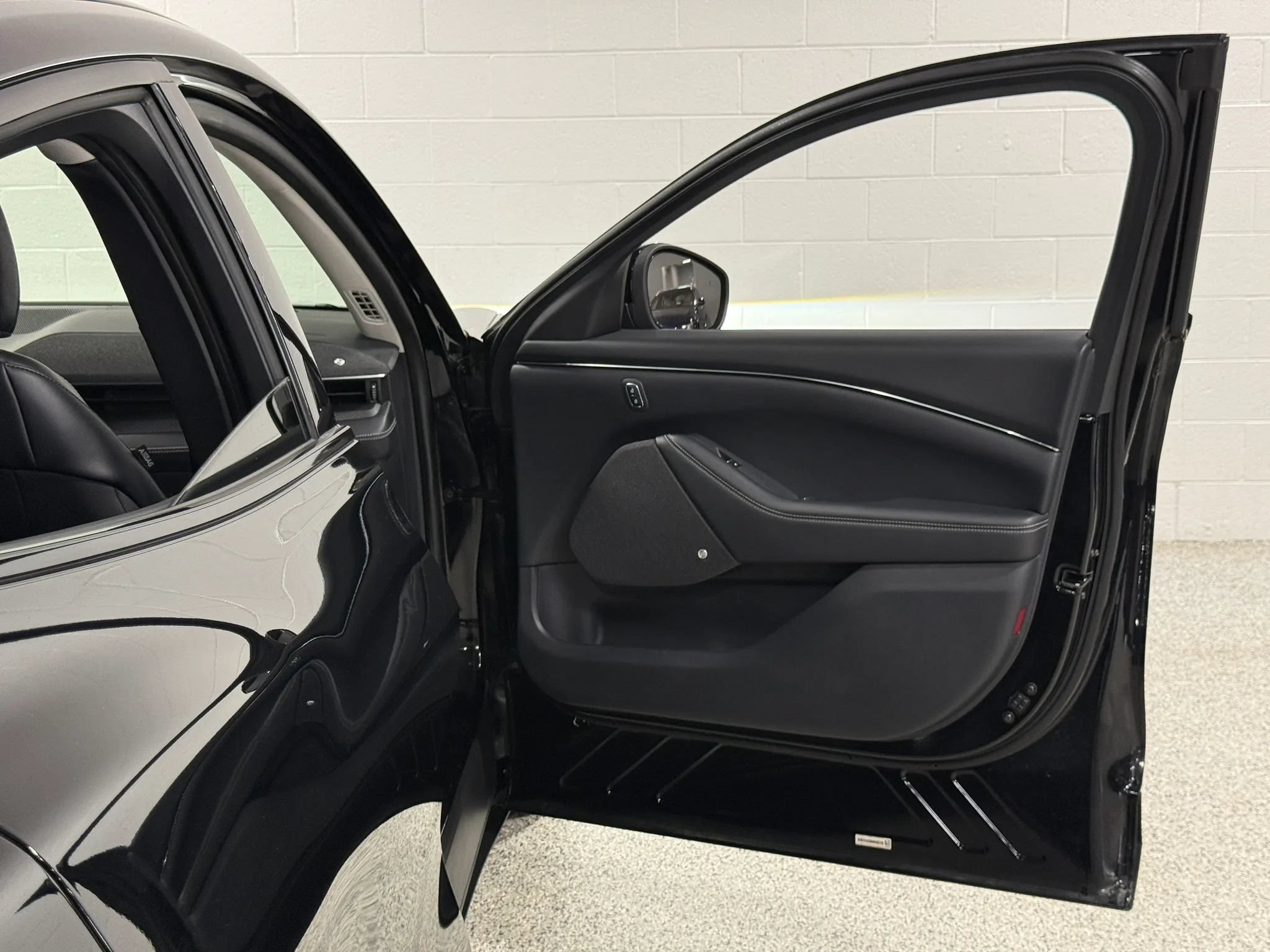 Used 2021 Ford Mustang Mach-E Premium AWD/4WD image 40
