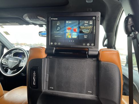 Used 2021 Chrysler Pacifica Pinnacle image 18