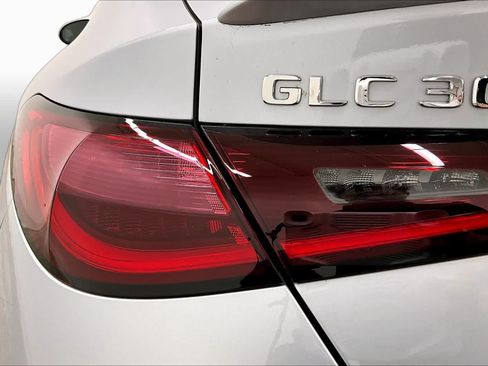Used 2026 Mercedes-Benz GLC 300 4MATIC w/ AMG Line image 28