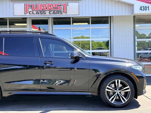 Used 2022 BMW X7 xDrive40i w/ M Sport Package AWD/4WD image 11