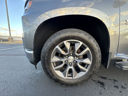 Used 2022 Chevrolet Silverado 1500 LT w/ Z71 Off-Road Package image 10