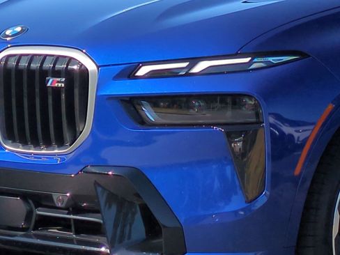 Used 2025 BMW X7 M60i image 6