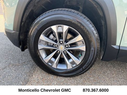 Used 2025 Chevrolet Equinox LT w/ Convenience Package II image 25