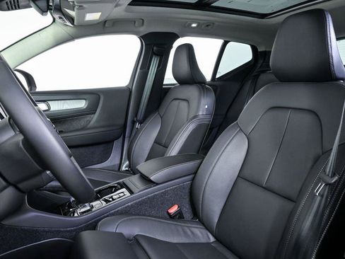 Used 2026 Volvo XC40 B4 Plus w/ Protection Package Premier FWD image 7