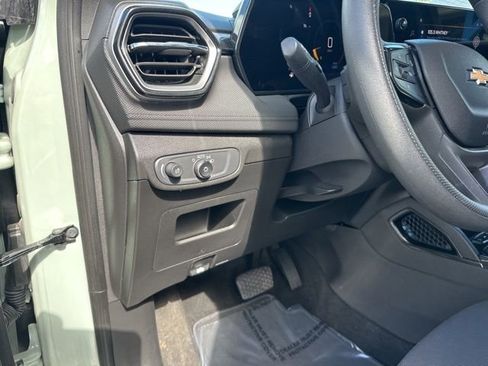 Used 2025 Chevrolet TrailBlazer LT image 12