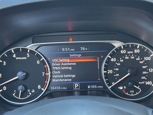Used 2025 Nissan Altima 2.5 SV FWD image 35