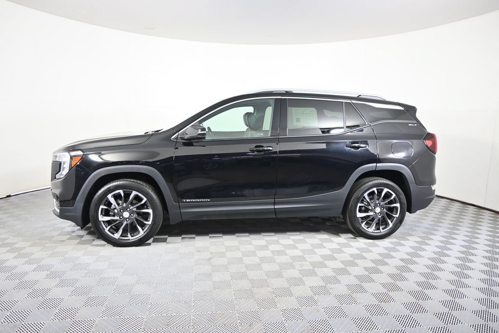 Used 2024 GMC Terrain SLT w/ LPO, Floor Liner Package AWD/4WD image 2