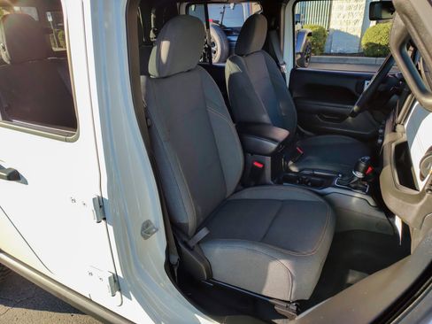 Used 2024 Jeep Gladiator Sport image 22