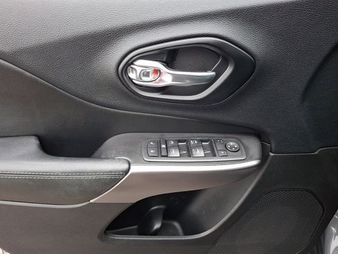 Used 2020 Jeep Cherokee Latitude Lux w/ Quick Order Package 2YH Lux image 23