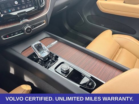 Certified 2025 Volvo XC60 B5 Ultra AWD/4WD image 20