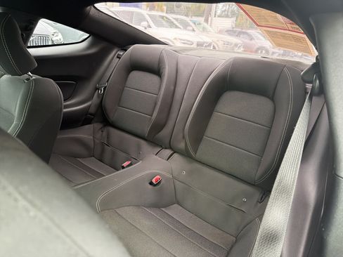 Used 2016 Ford Mustang Coupe RWD image 32