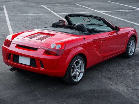 Used 2003 Toyota MR2 image 36