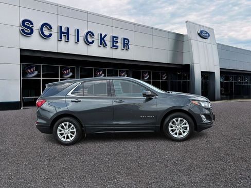 Used 2020 Chevrolet Equinox LT w/ Driver Convenience Package FWD image 2