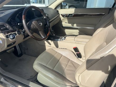 Used 2011 Mercedes-Benz E 550 Cabriolet image 4