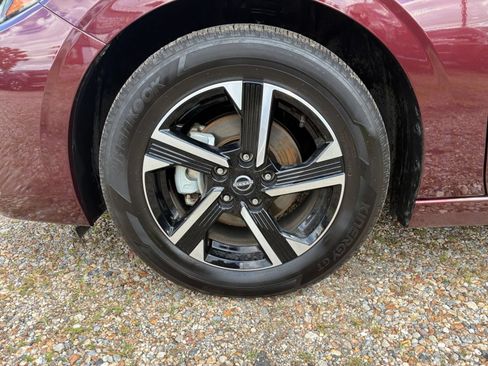 Used 2025 Nissan Sentra SV FWD image 23