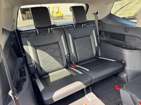 Used 2024 Volkswagen Atlas Peak Edition SEL AWD/4WD image 34