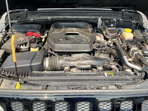 Used 2018 Jeep Wrangler Unlimited Sport AWD/4WD image 28