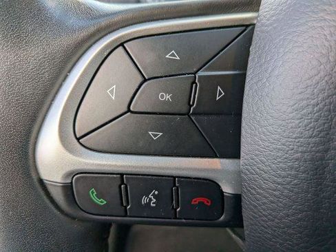 Certified 2019 Jeep Compass Latitude image 18